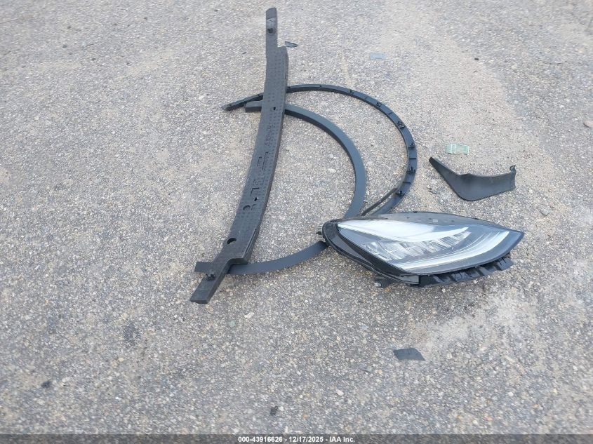 2023 Tesla Model Y Awd/Long Range Dual Motor All-Wheel Drive VIN: 7SAYGDEE5PA125274 Lot: 43916626