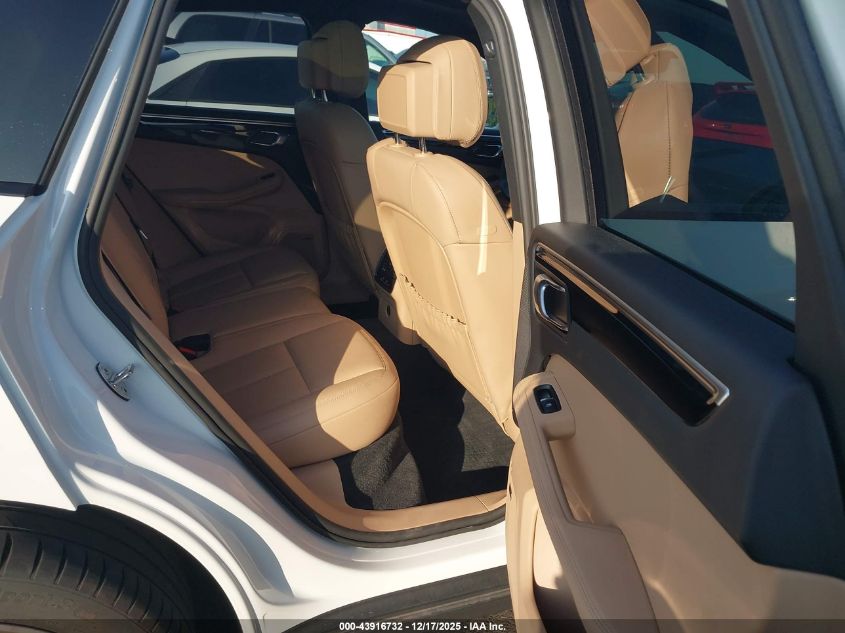 2024 Porsche Macan T VIN: WP1AA2A56RLB16904 Lot: 43916732