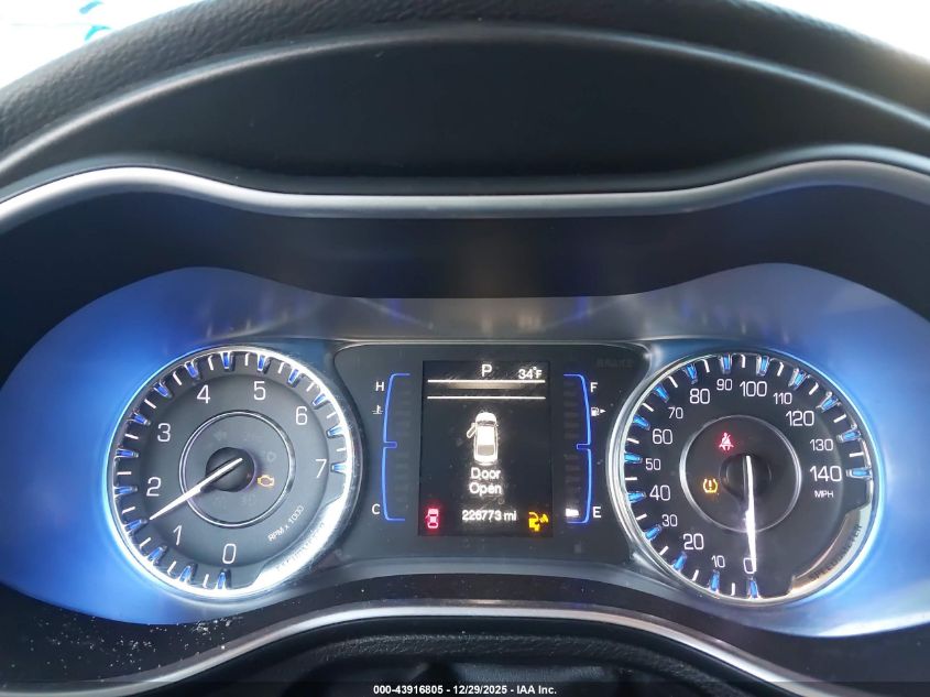 2015 Chrysler 200 Limited VIN: 1C3CCCAB7FN718411 Lot: 43916805