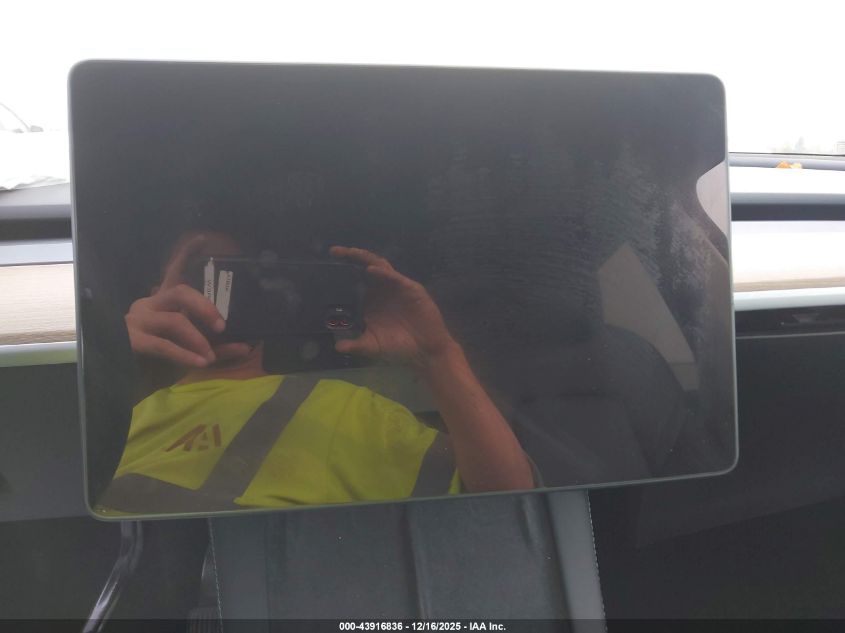 2023 Tesla Model Y Awd/Long Range Dual Motor All-Wheel Drive VIN: 7SAYGDEE6PA076988 Lot: 43916836