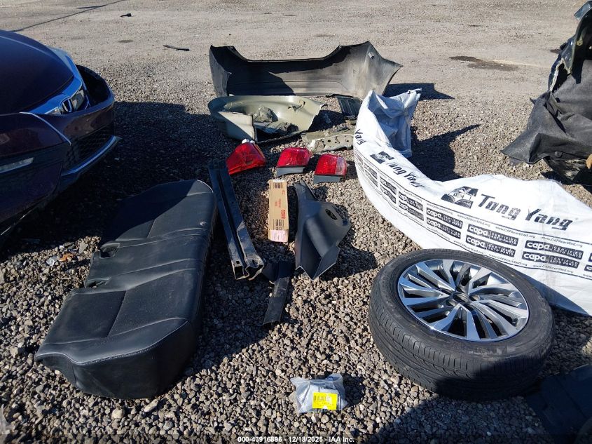 2018 Toyota Corolla Xle VIN: 5YFBURHE6JP765979 Lot: 43916896