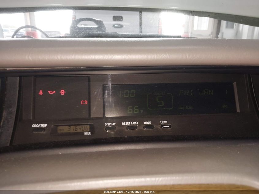 2000 Toyota Avalon Xls VIN: 4T1BF28B5YU044939 Lot: 43917426