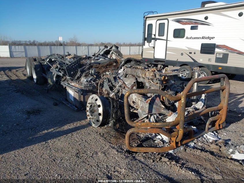 3AKJHHDRXLSLP9402 FREIGHTLINER NEW CASCADIA 126 Photo 1