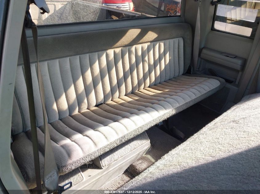 1993 Chevrolet Gmt-400 C1500 VIN: 2GCEC19K9P1270656 Lot: 43917537