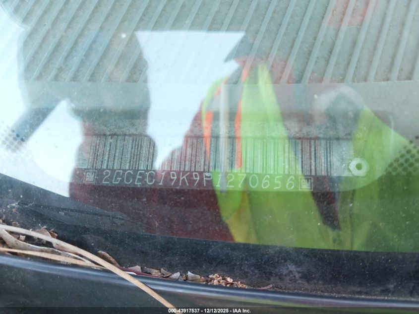 1993 Chevrolet Gmt-400 C1500 VIN: 2GCEC19K9P1270656 Lot: 43917537