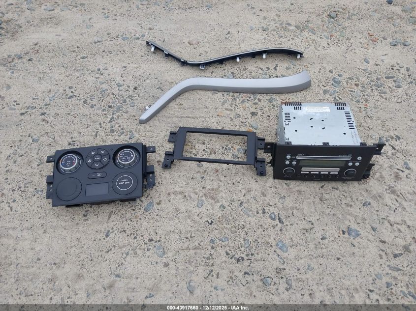 2006 Suzuki Grand Vitara Premium VIN: JS3TE943X64103954 Lot: 43917660