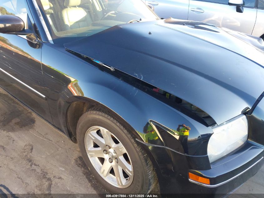 2006 Chrysler 300 Touring VIN: 2C3KA53G06H498639 Lot: 43917884