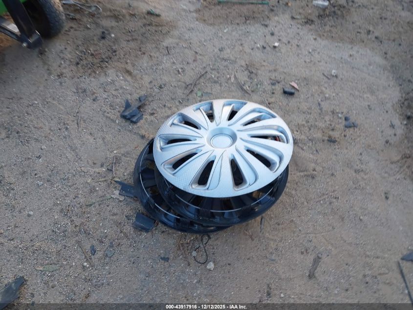 1994 Toyota Camry Xle VIN: JT2GK13E2R0070997 Lot: 43917916