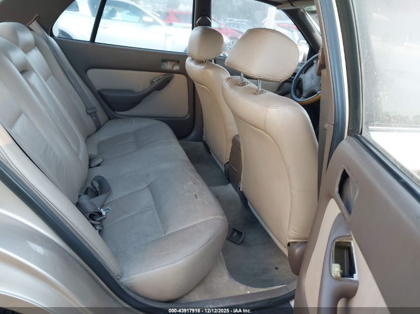 1994 Toyota Camry Xle VIN: JT2GK13E2R0070997 Lot: 43917916