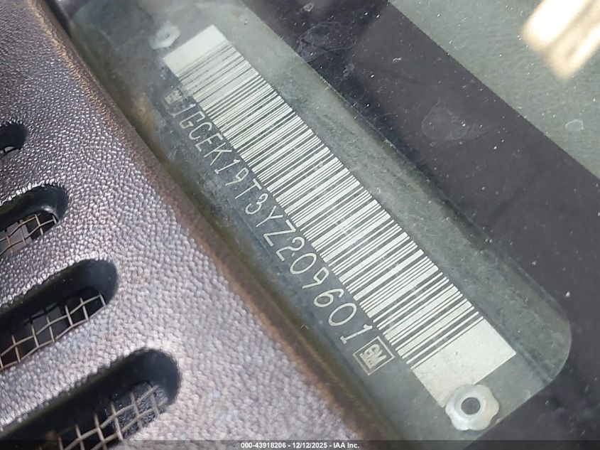 2000 Chevrolet Silverado 1500 Ls/Lt VIN: 1GCEK19T3YZ209601 Lot: 43918206