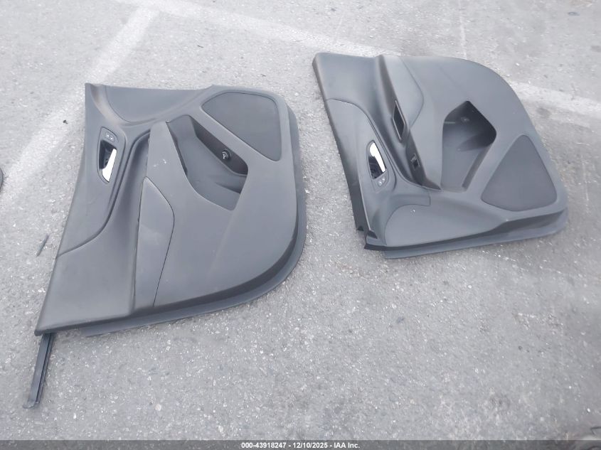 2019 Chevrolet Equinox Lt VIN: 3GNAXKEV2KL166985 Lot: 43918247