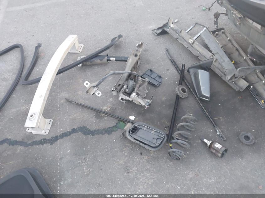 2019 Chevrolet Equinox Lt VIN: 3GNAXKEV2KL166985 Lot: 43918247