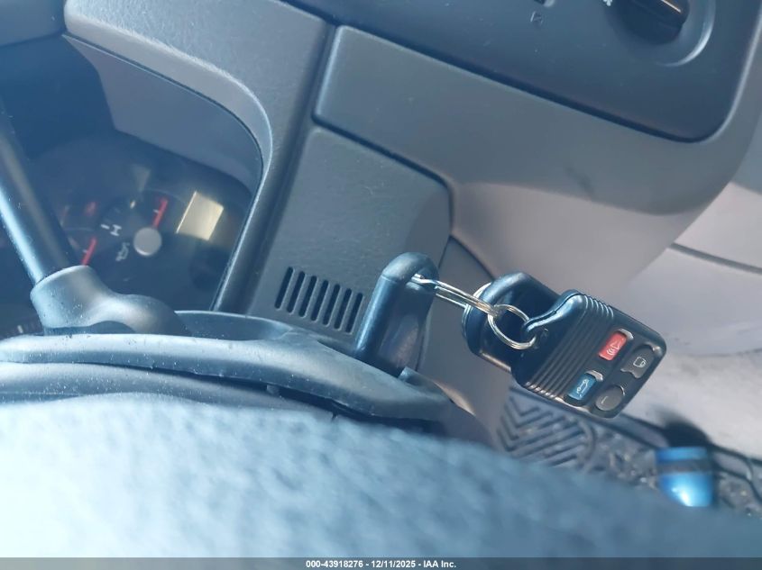 2004 Ford Explorer Xls VIN: 1FMZU72K54UA79677 Lot: 43918276