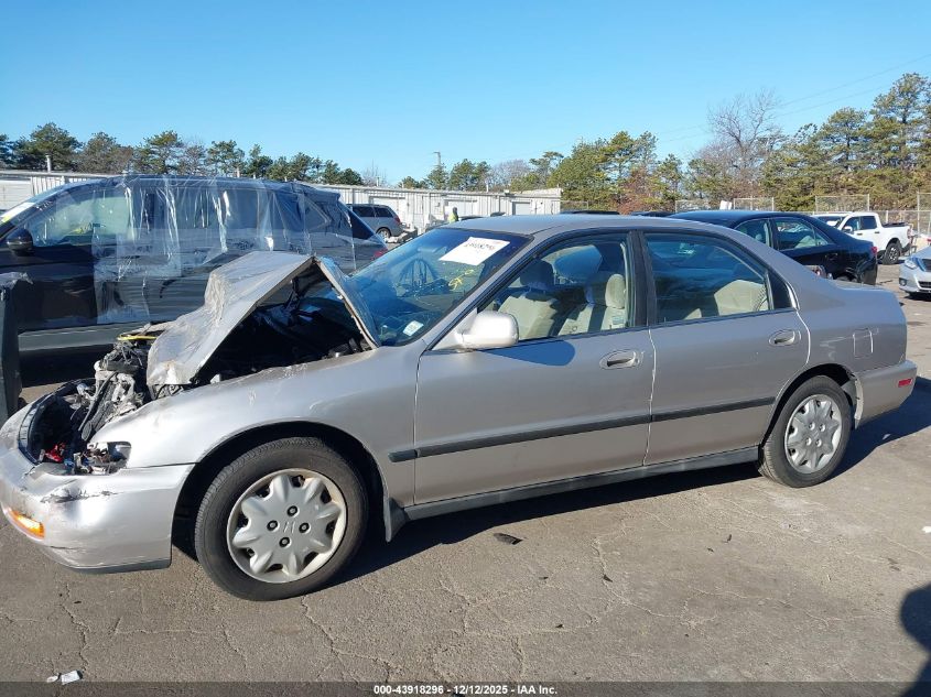 1997 Honda Accord Lx VIN: 1HGCD563XVA072326 Lot: 43918296