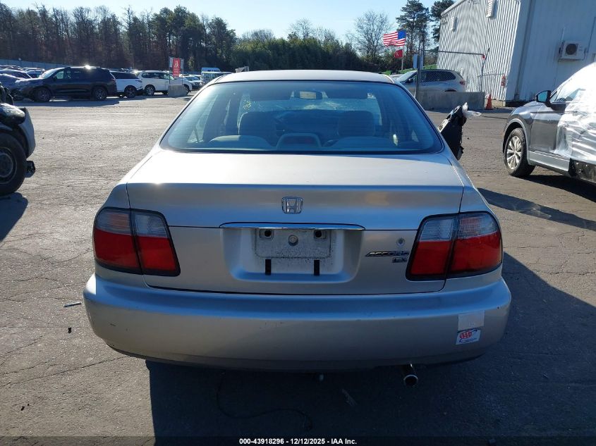 1997 Honda Accord Lx VIN: 1HGCD563XVA072326 Lot: 43918296