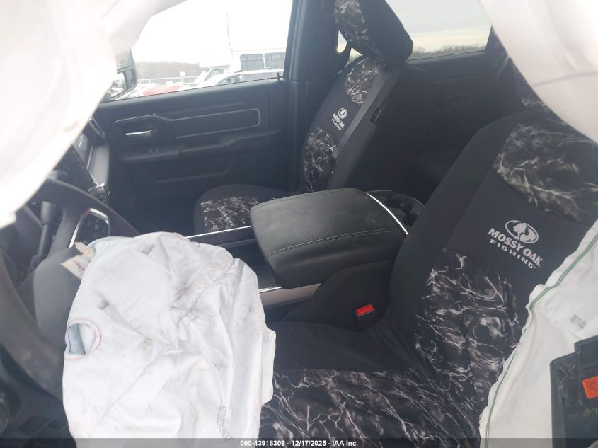 2025 Ram 2500 Big Horn 4X4 8' Box VIN: 3C63R5JL5SG588590 Lot: 43918309