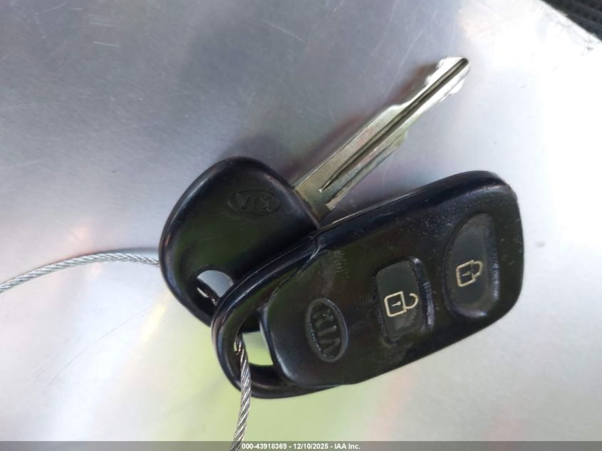 2010 Kia Soul + VIN: KNDJT2A20A7088905 Lot: 43918369