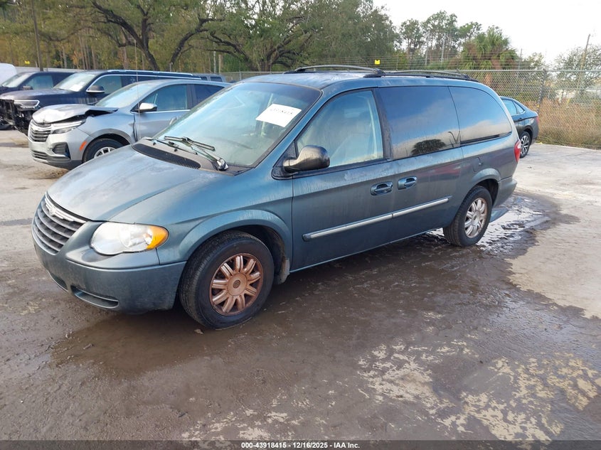 2A4GP54L57R296722 2007 CHRYSLER TOWN & COUNTRY photo no. 2