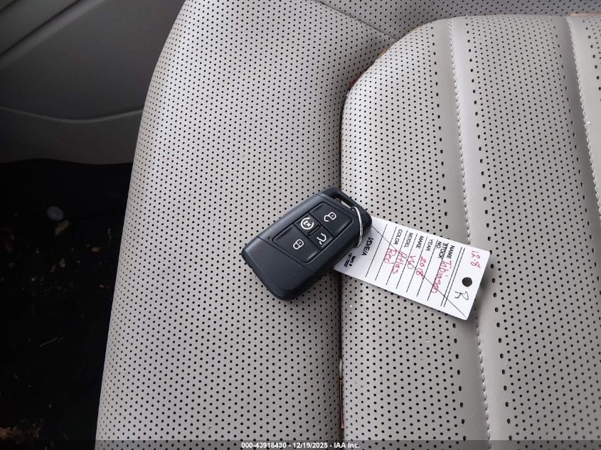 2018 Volkswagen Atlas 3.6L V6 Sel Premium VIN: 1V2NR2CA6JC591638 Lot: 43918430