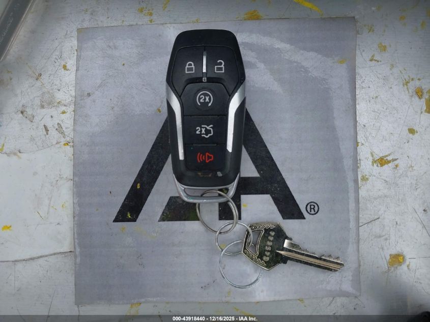 2014 Ford Fusion Hybrid Titanium VIN: 3FA6P0RU7ER192199 Lot: 43918440