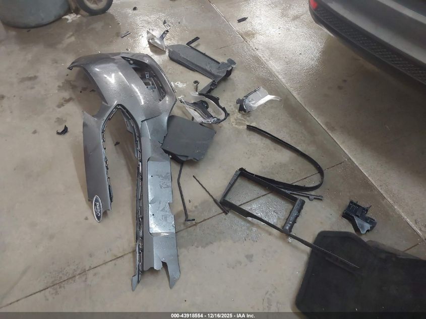 2018 Ford Focus Se VIN: 1FADP3F27JL257881 Lot: 43918554