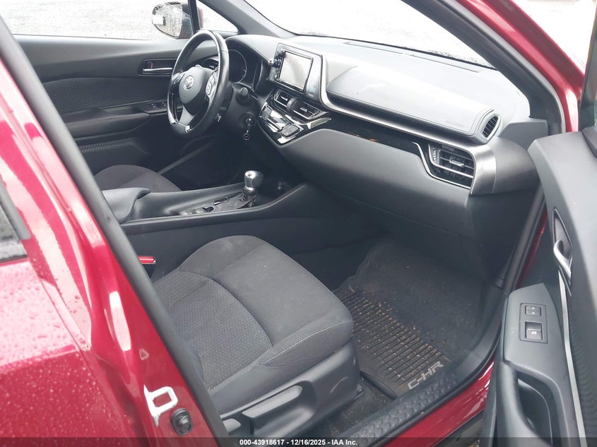 NMTKHMBX1JR017812 2018 TOYOTA C-HR photo no. 5