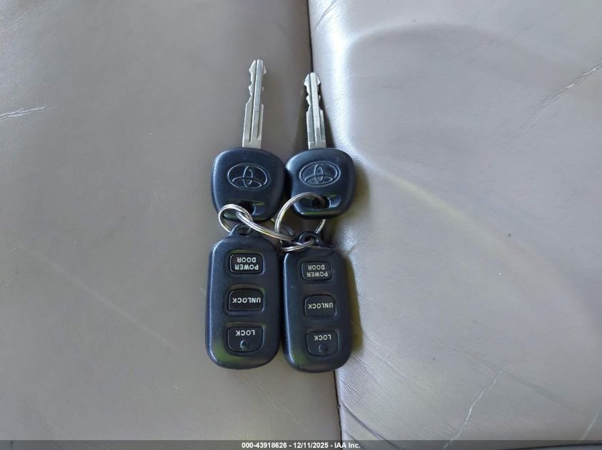 2000 Toyota Sienna Xle VIN: 4T3ZF13CXYU209433 Lot: 43918626