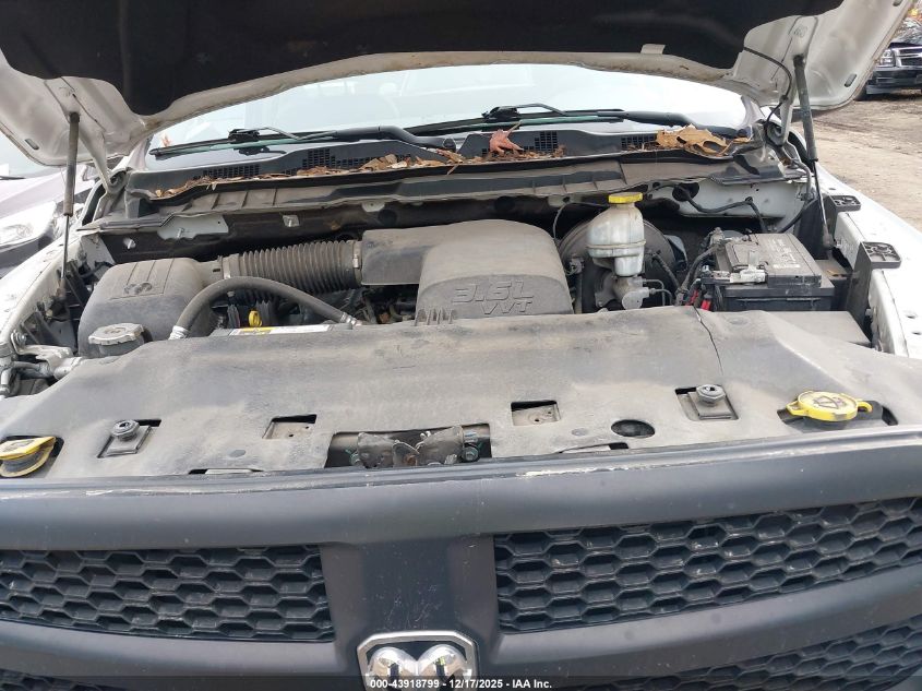 2019 Ram 1500 Classic Tradesman 4X2 8' Box VIN: 3C6JR6DG0KG585527 Lot: 43918799