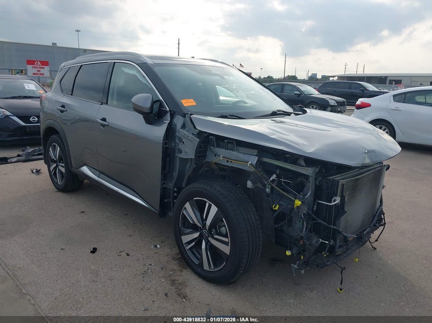 2022 Nissan Rogue Platinum Fwd