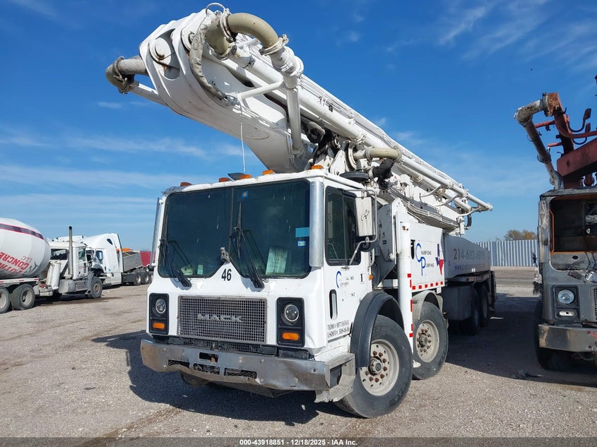 2000 Mack 600 Mr600 VIN: 1M2K197C4YM016342 Lot: 43918851
