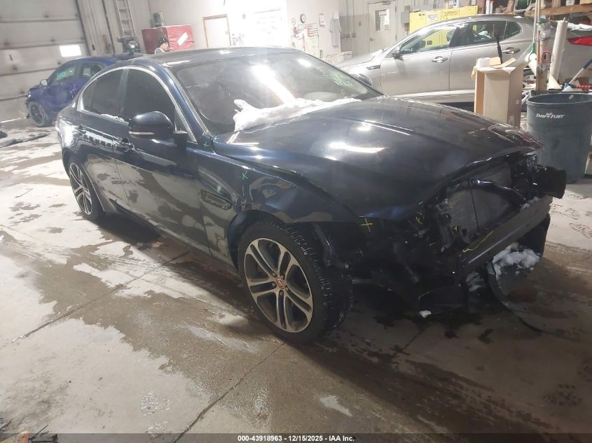 JAGUAR XE 35T PREMIUM
