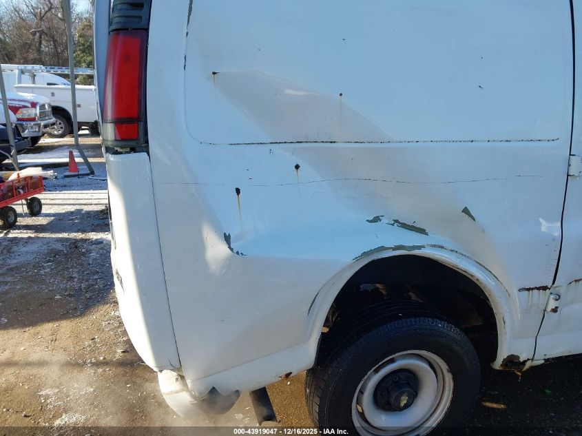 2002 Chevrolet Express VIN: 1GCFG25M121116155 Lot: 43919047