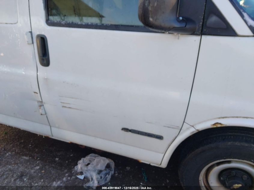 2002 Chevrolet Express VIN: 1GCFG25M121116155 Lot: 43919047