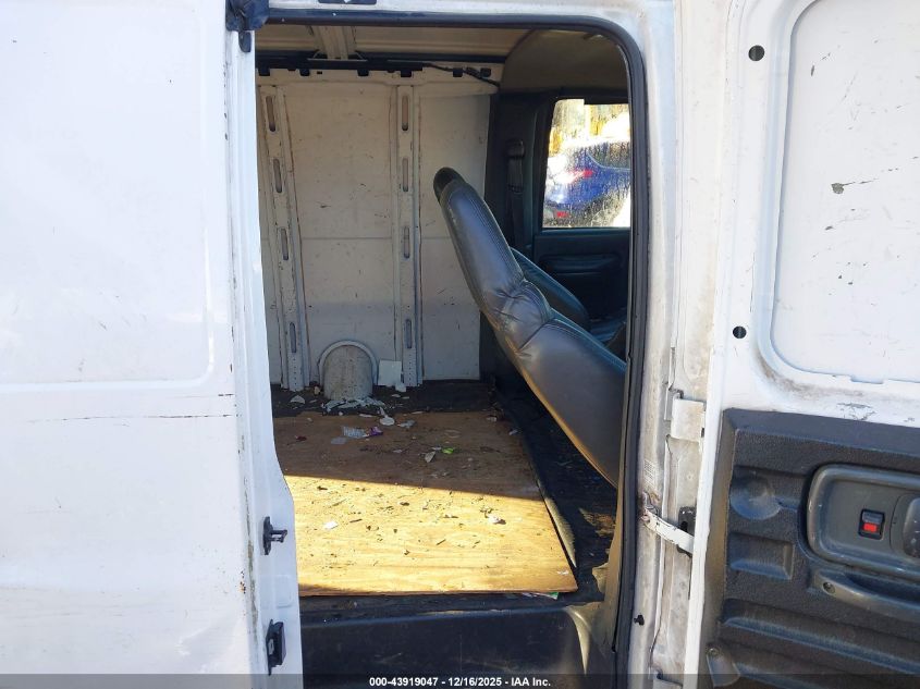 2002 Chevrolet Express VIN: 1GCFG25M121116155 Lot: 43919047