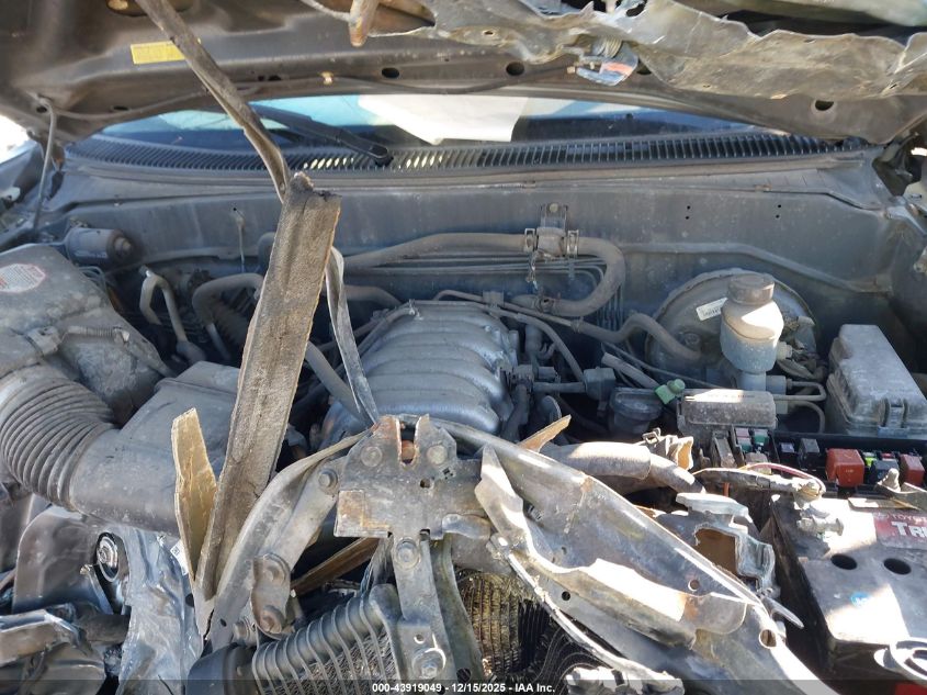 2003 Toyota Sequoia Sr5 V8 VIN: 5TDZT34A03S196638 Lot: 43919049