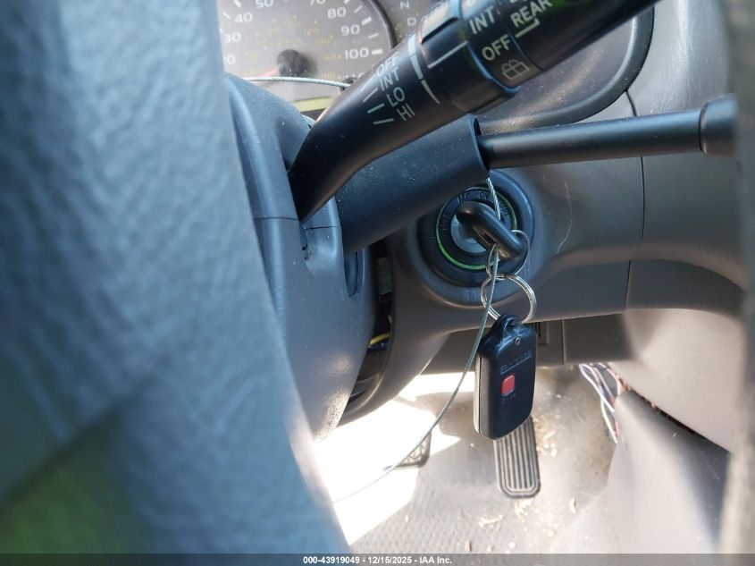 2003 Toyota Sequoia Sr5 V8 VIN: 5TDZT34A03S196638 Lot: 43919049