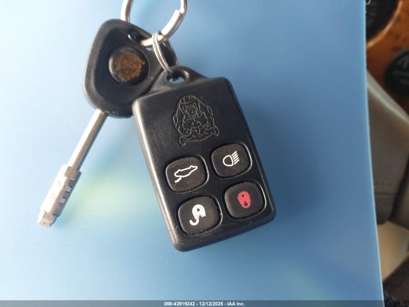 1999 Jaguar Xj8 VIN: SAJHX1046XC858848 Lot: 43919242