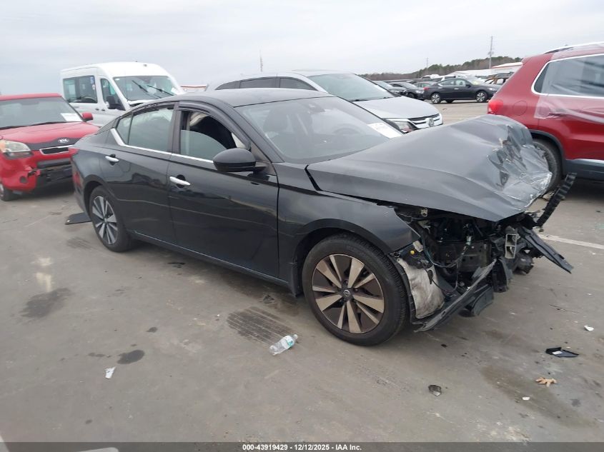 NISSAN ALTIMA SV FWD