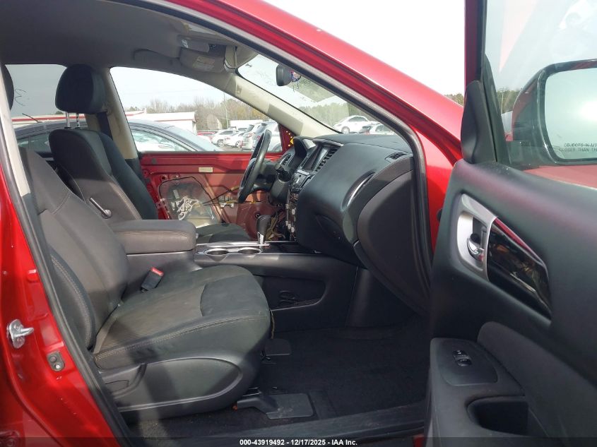 2017 Nissan Pathfinder Sv