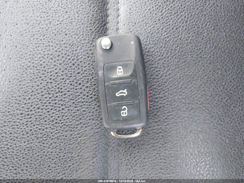 2011 Volkswagen Jetta 2.5L Sel VIN: 3VWLZ7AJ4BM370609 Lot: 43919614