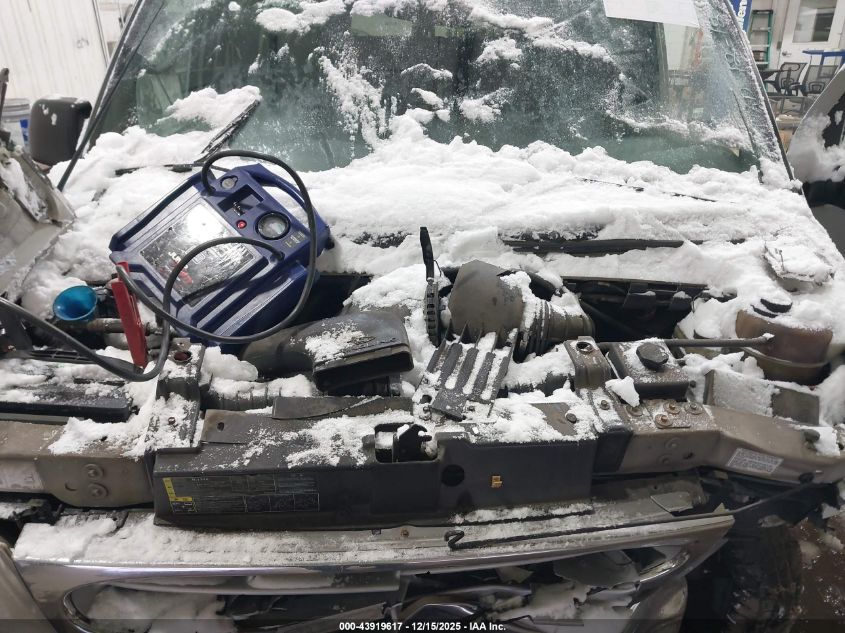 2002 Ford E-350 Super Duty Xl/Xlt VIN: 1FBNE31L22HA39599 Lot: 43919617