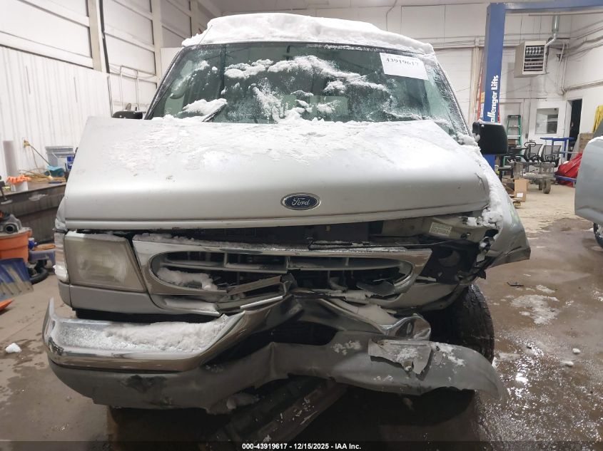 2002 Ford E-350 Super Duty Xl/Xlt VIN: 1FBNE31L22HA39599 Lot: 43919617