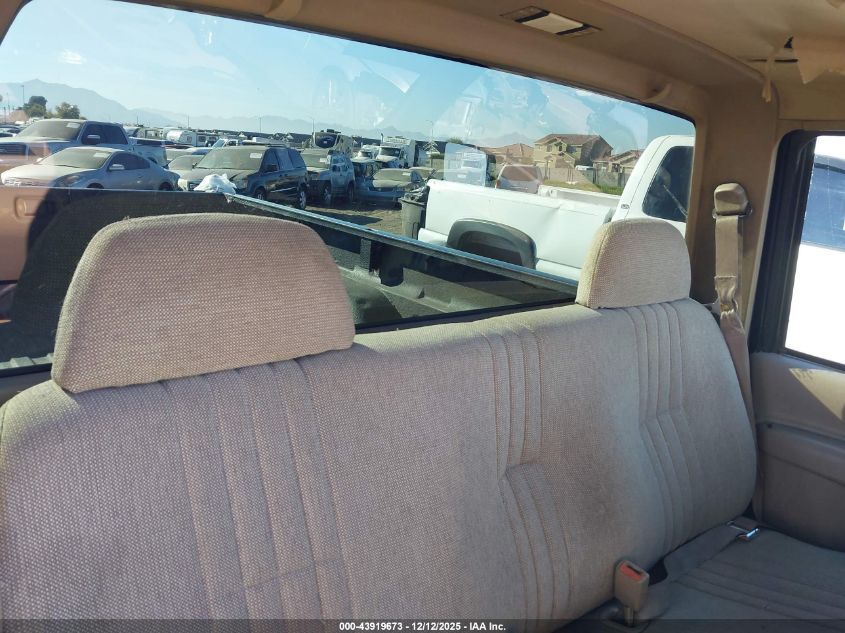 1997 Chevrolet C2500 Hd Fleetside VIN: 1GCGC24F8VZ237340 Lot: 43919673