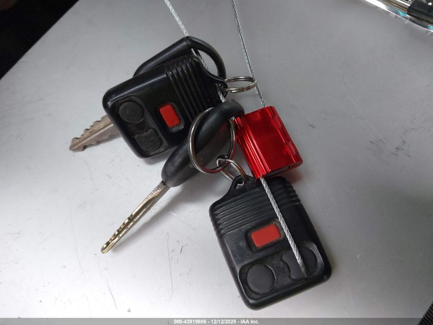 2001 Ford Explorer Sport Trac VIN: 1FMZU67E21UB28360 Lot: 43919806