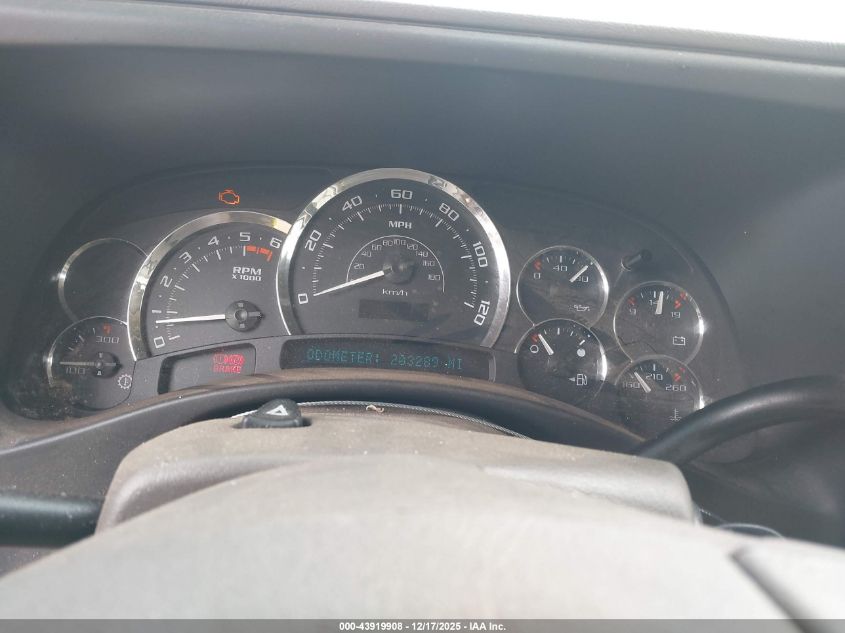 2005 Cadillac Escalade Standard VIN: 1GYEK63N85R225371 Lot: 43919908