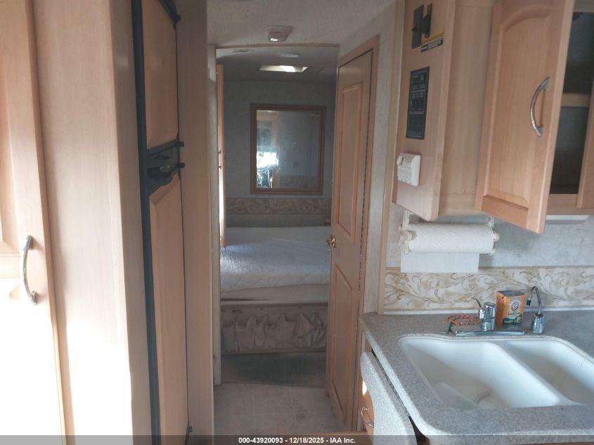 2003 Ford E-450 Cutaway Standard VIN: 1FDXE45S63HB17794 Lot: 43920093