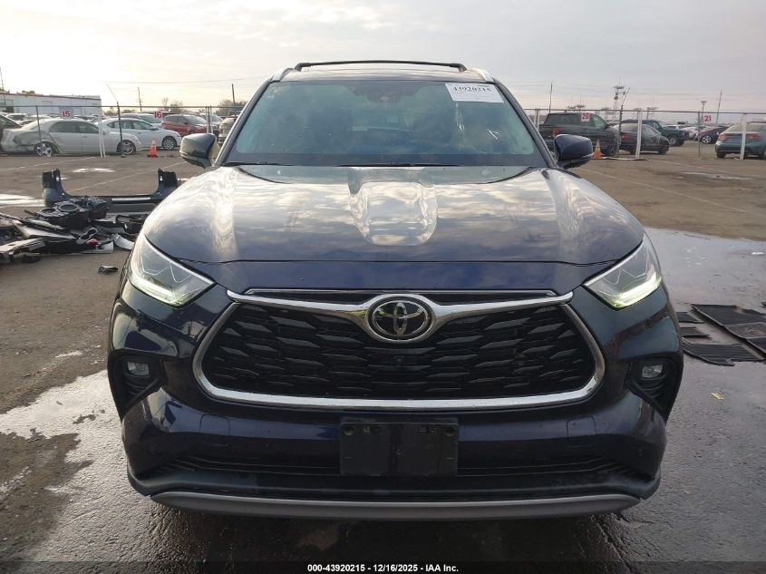 2022 Toyota Highlander Platinum VIN: 5TDFZRBH8NS228727 Lot: 43920215