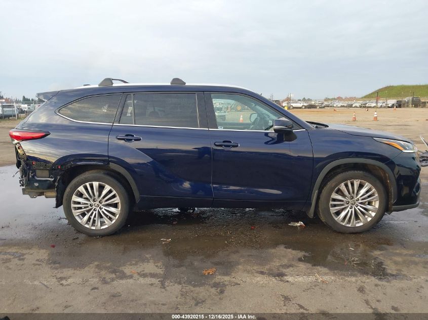 2022 Toyota Highlander Platinum VIN: 5TDFZRBH8NS228727 Lot: 43920215