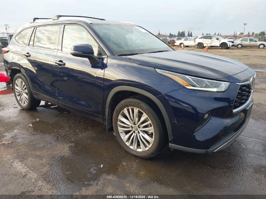 2022 Toyota Highlander - 5TDFZRBH8NS228727