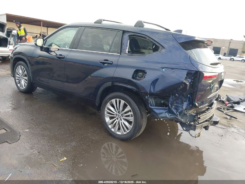 2022 Toyota Highlander - 5TDFZRBH8NS228727